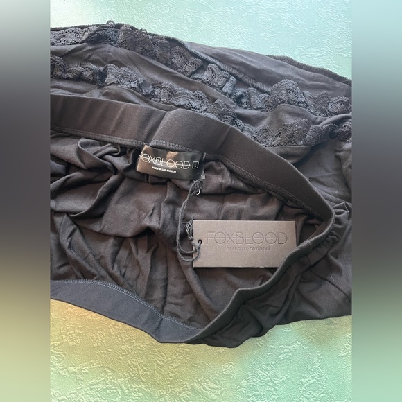 NWT Foxblood Lace Trimmed Misa Mini Skirt - Large - Picture 10 of 10